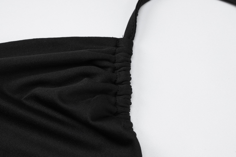 Robe fourreau rose noir avec col licou, col en V, lacets et gants