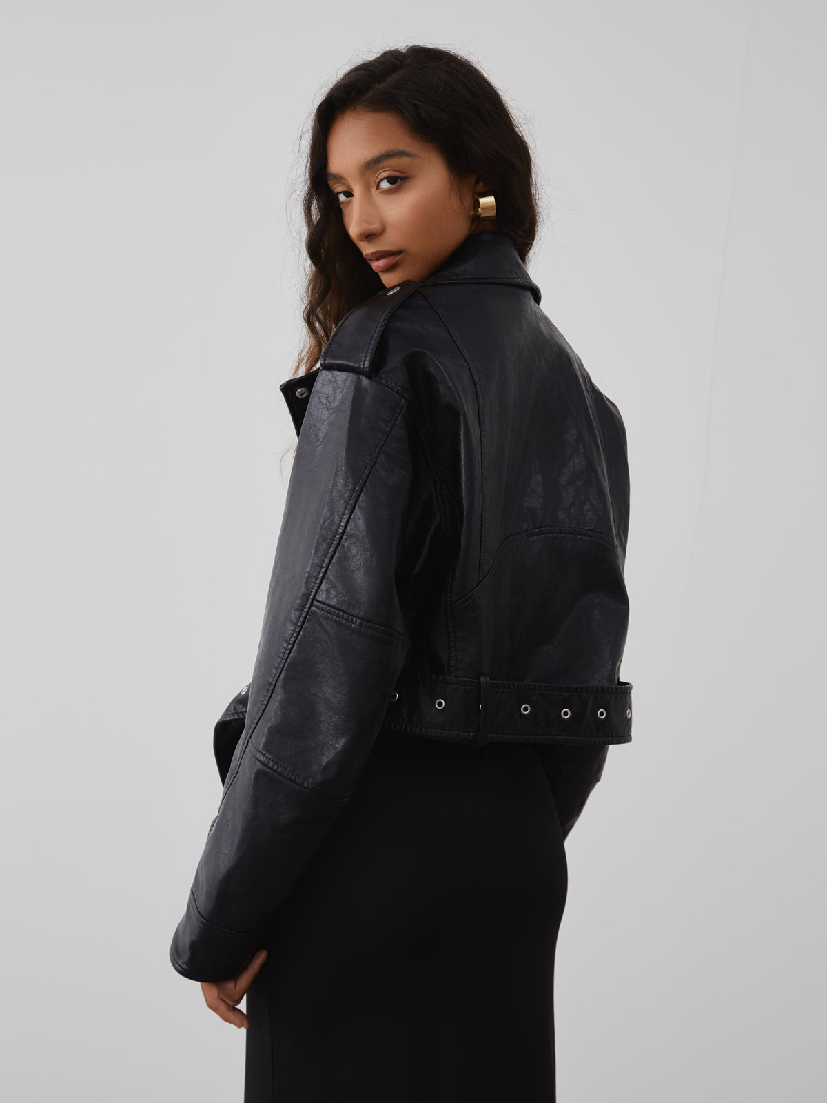 Blouson court en cuir noir