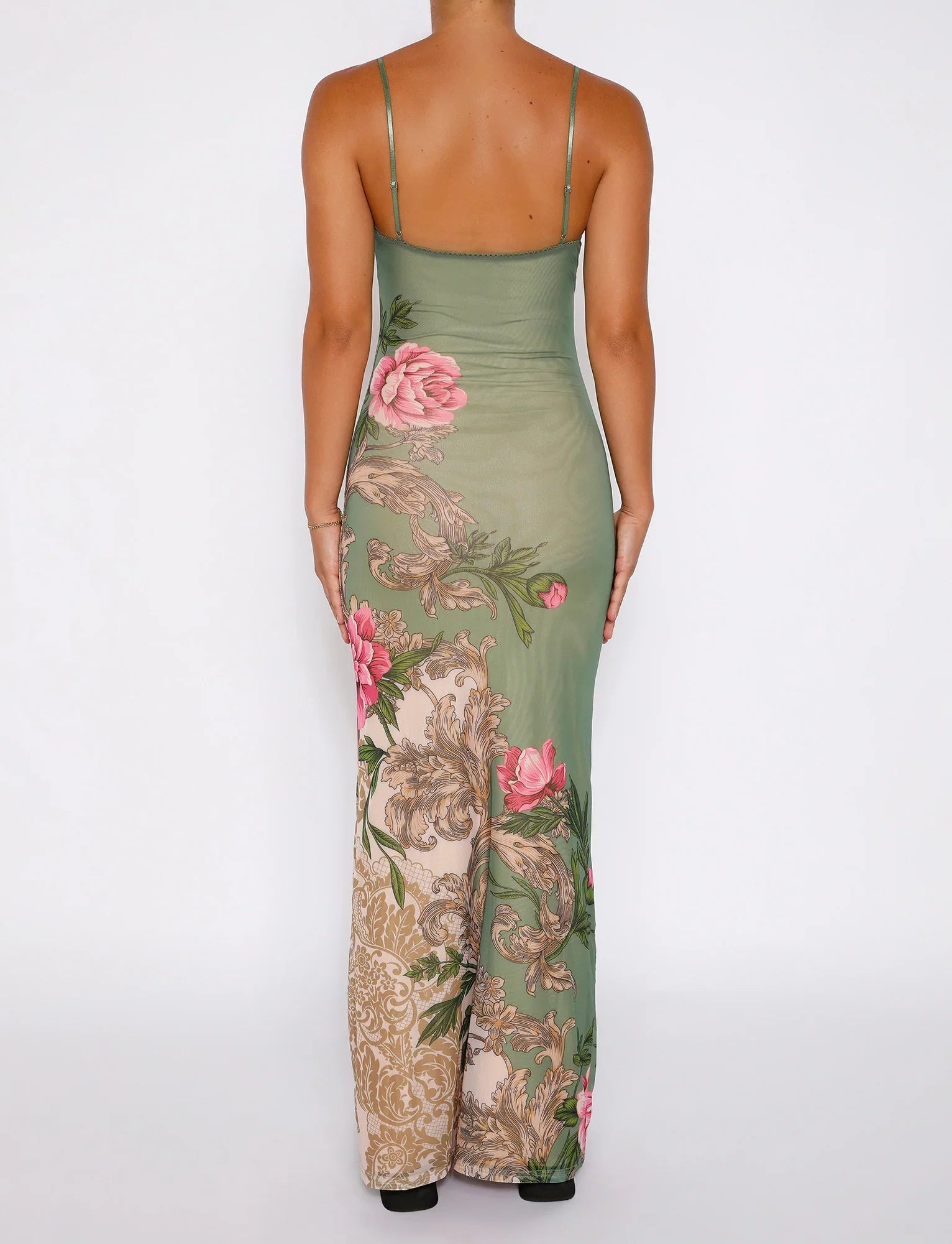 Robe en dentelle verte fleurie