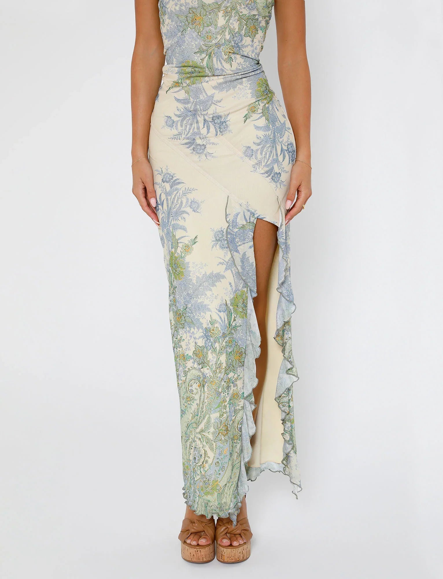 Robe longue blanche à imprimé fleuri