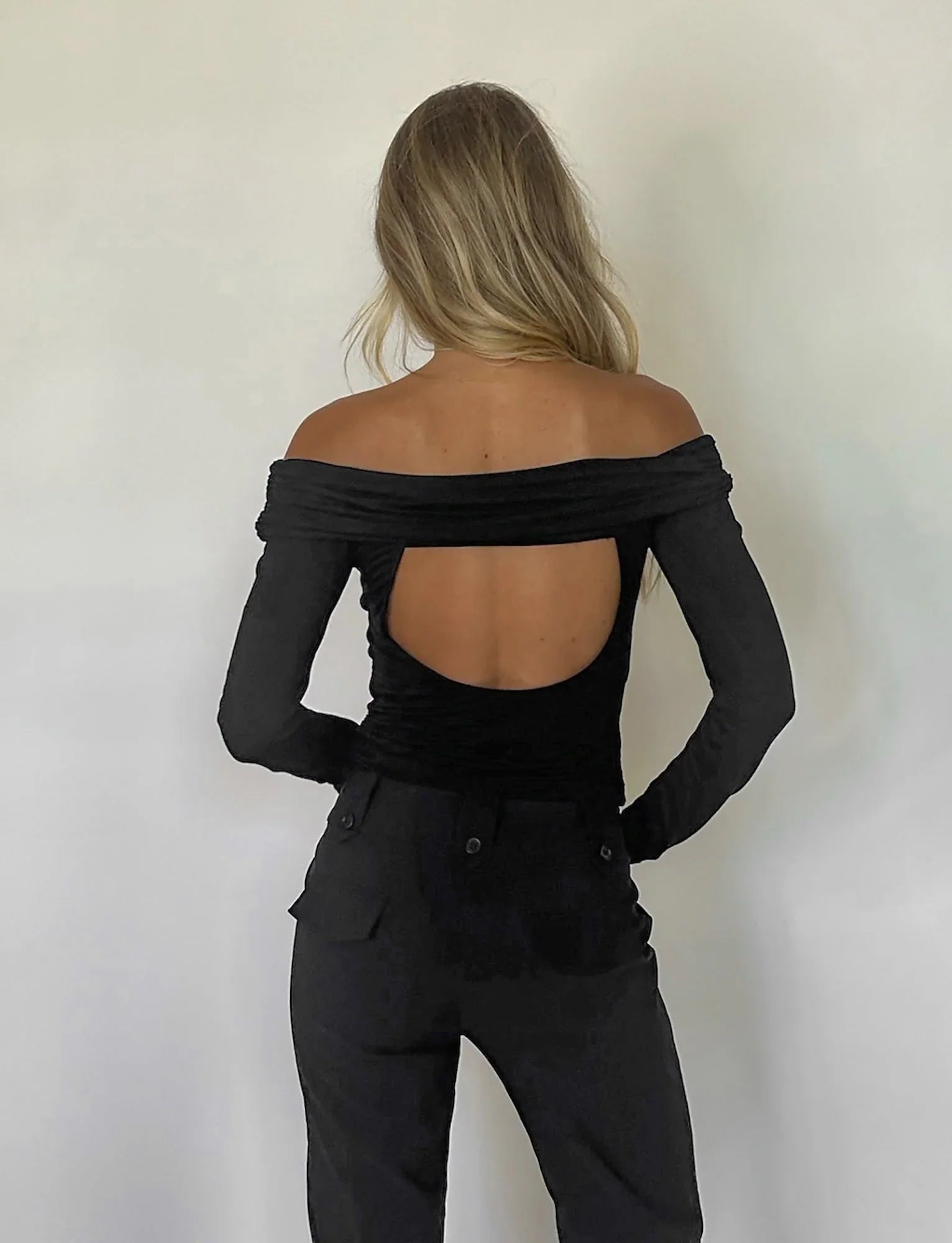 Décolleté dos chic ou haut à épaules