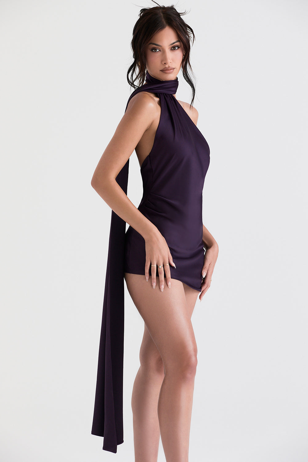 Robe asymétrique à décolleté cache-càur