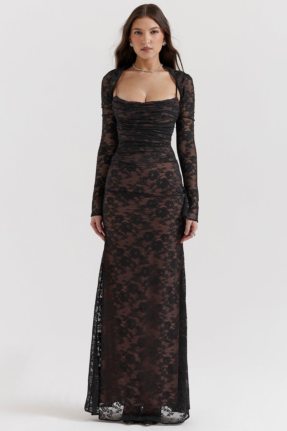 Robe longue en dentelle