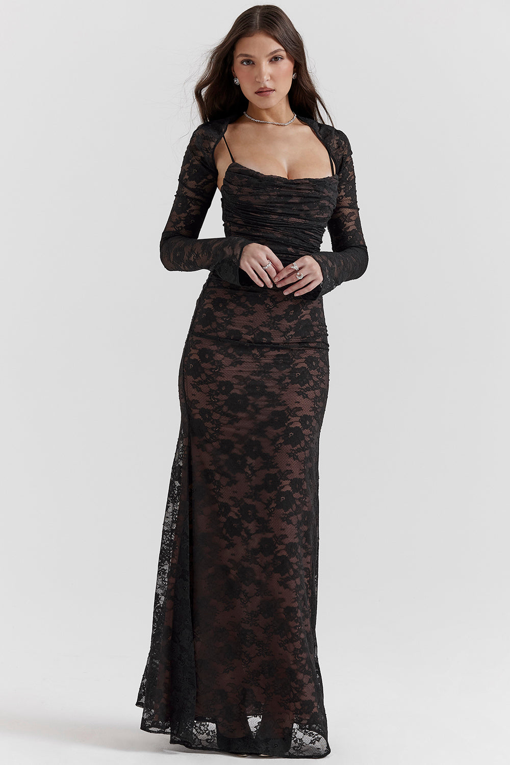 Robe longue en dentelle