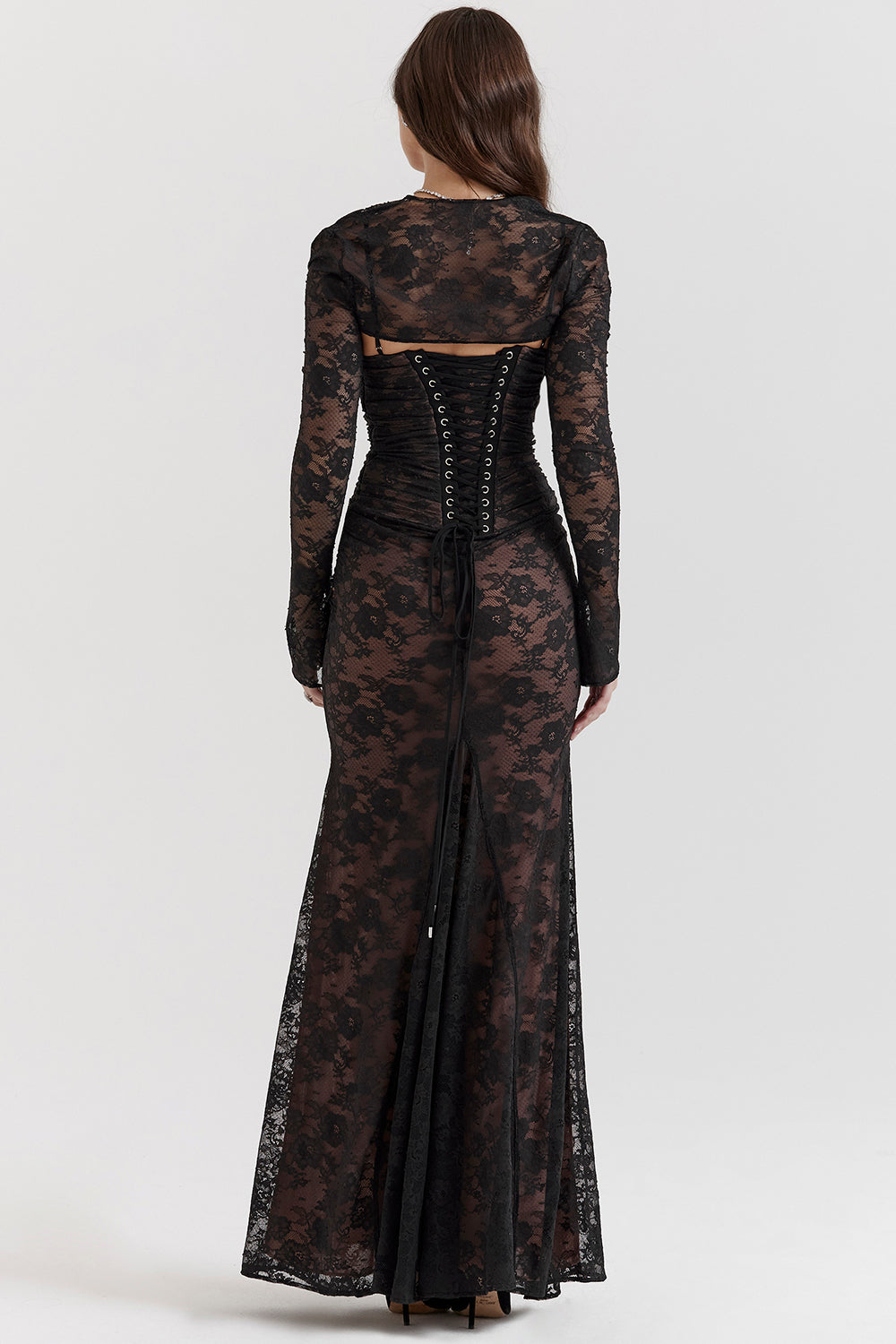 Robe longue en dentelle