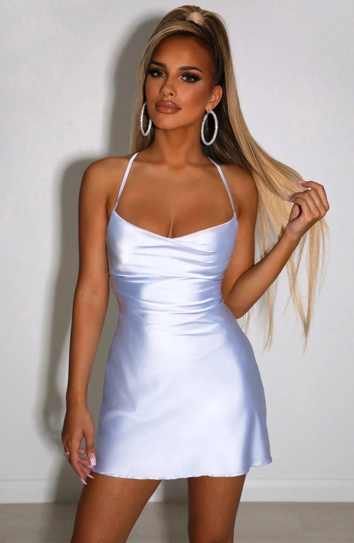 Mini-robe luxueuse et élégante