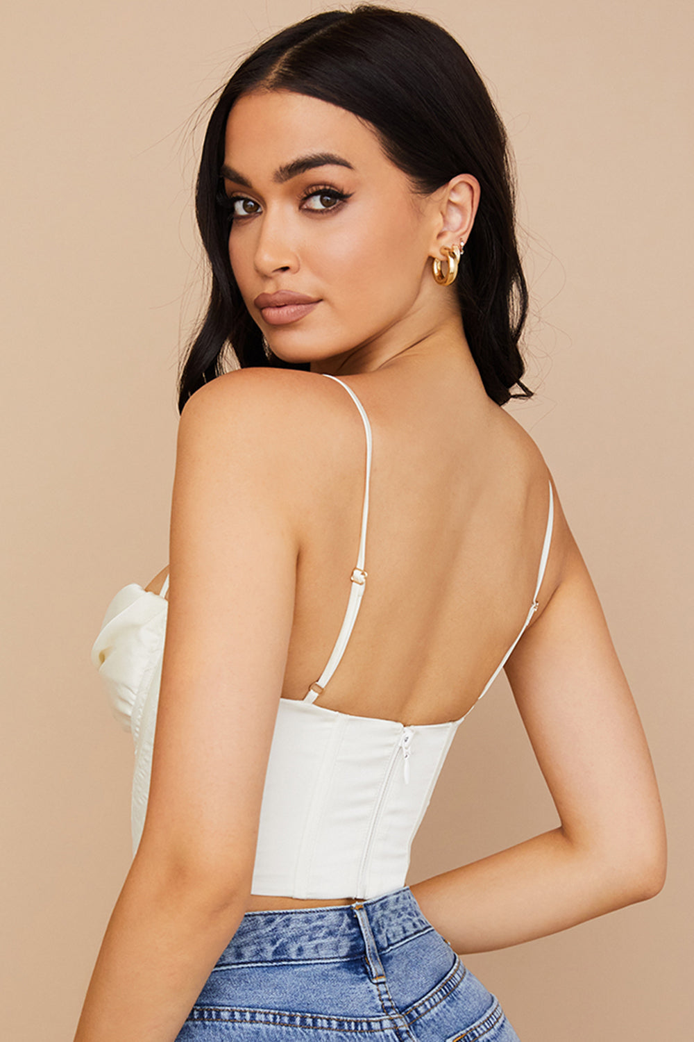 Corset drapé en satin ivoire