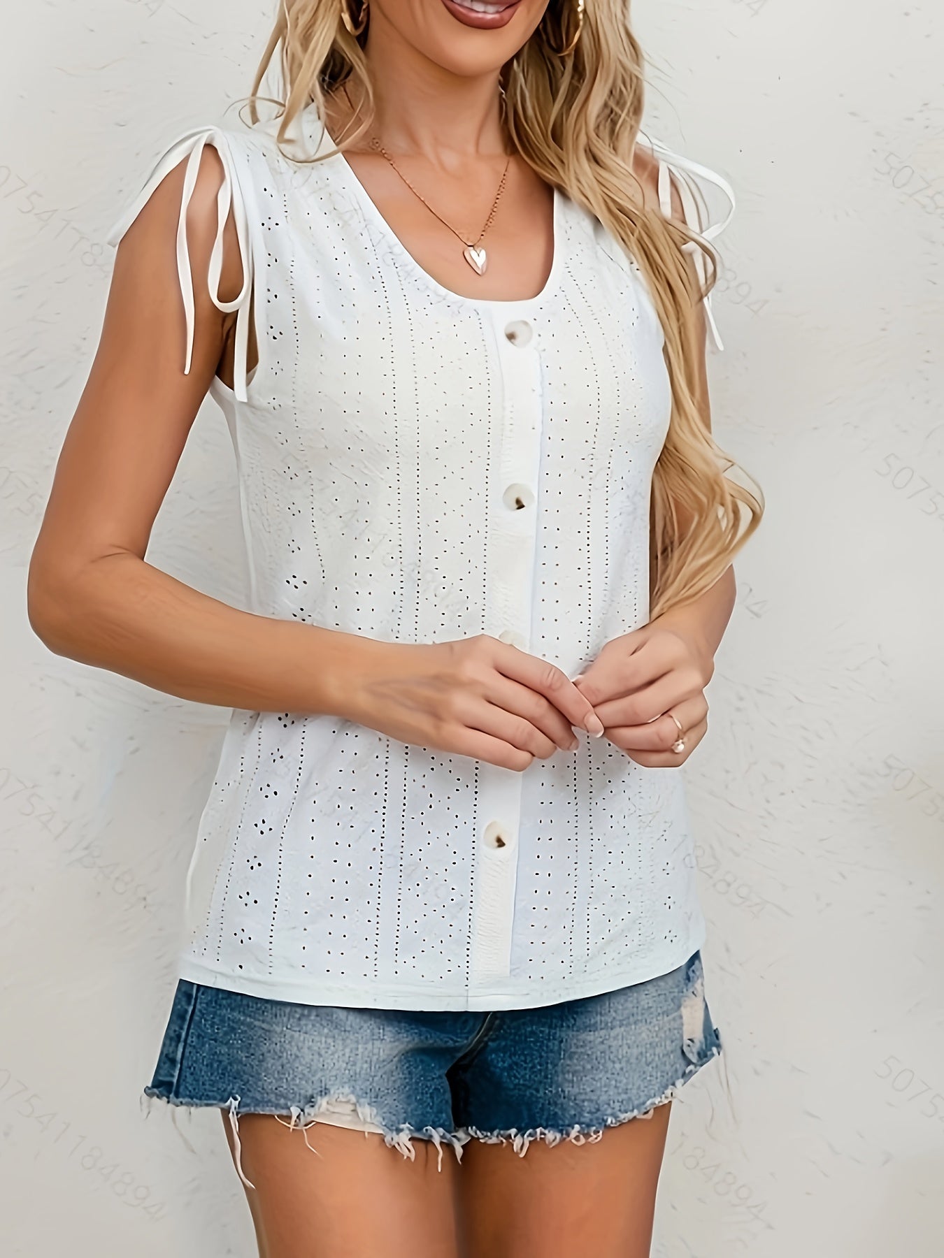 Blouse à manches courtes et yeux