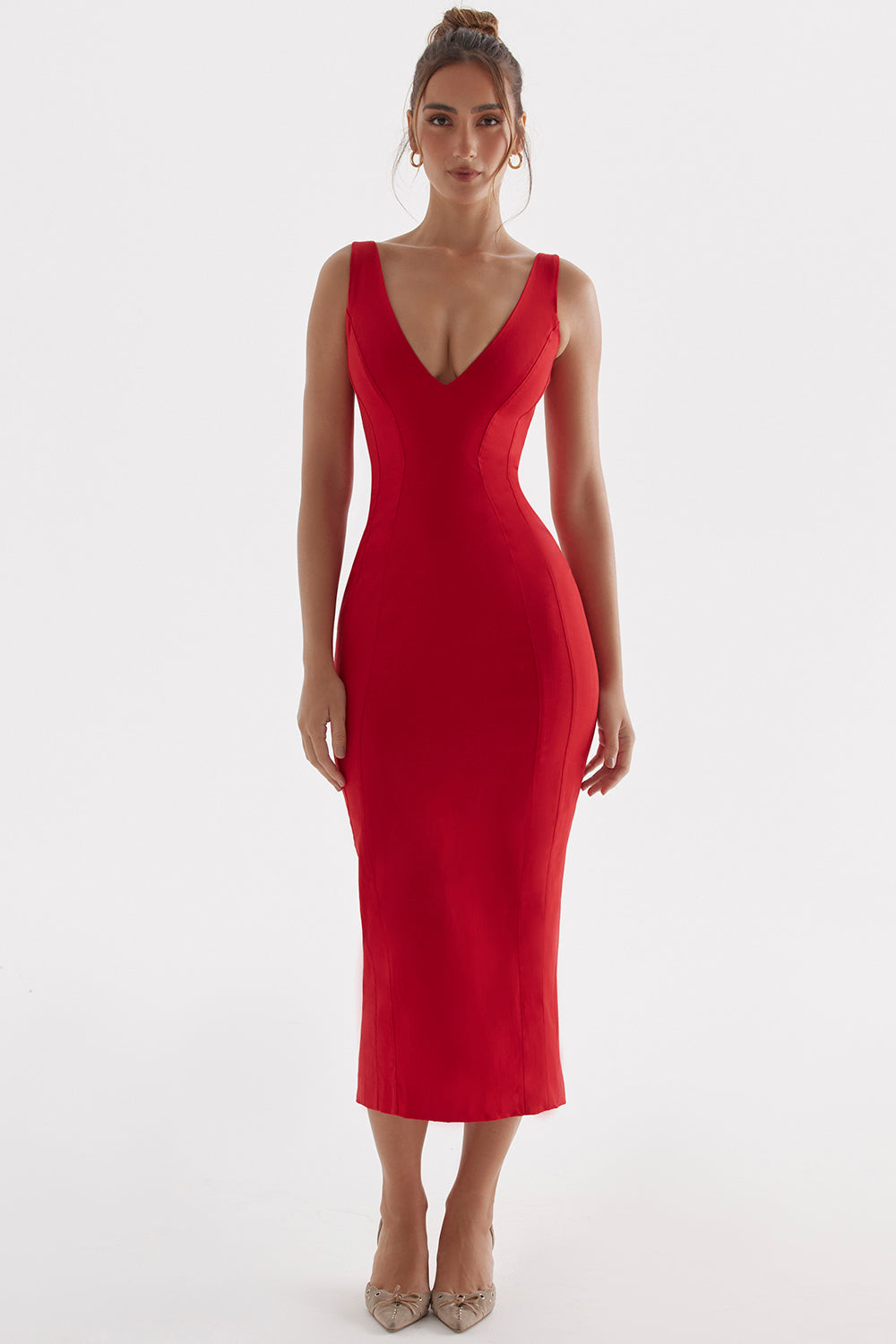 Robe longue décolletée avec roses rouges