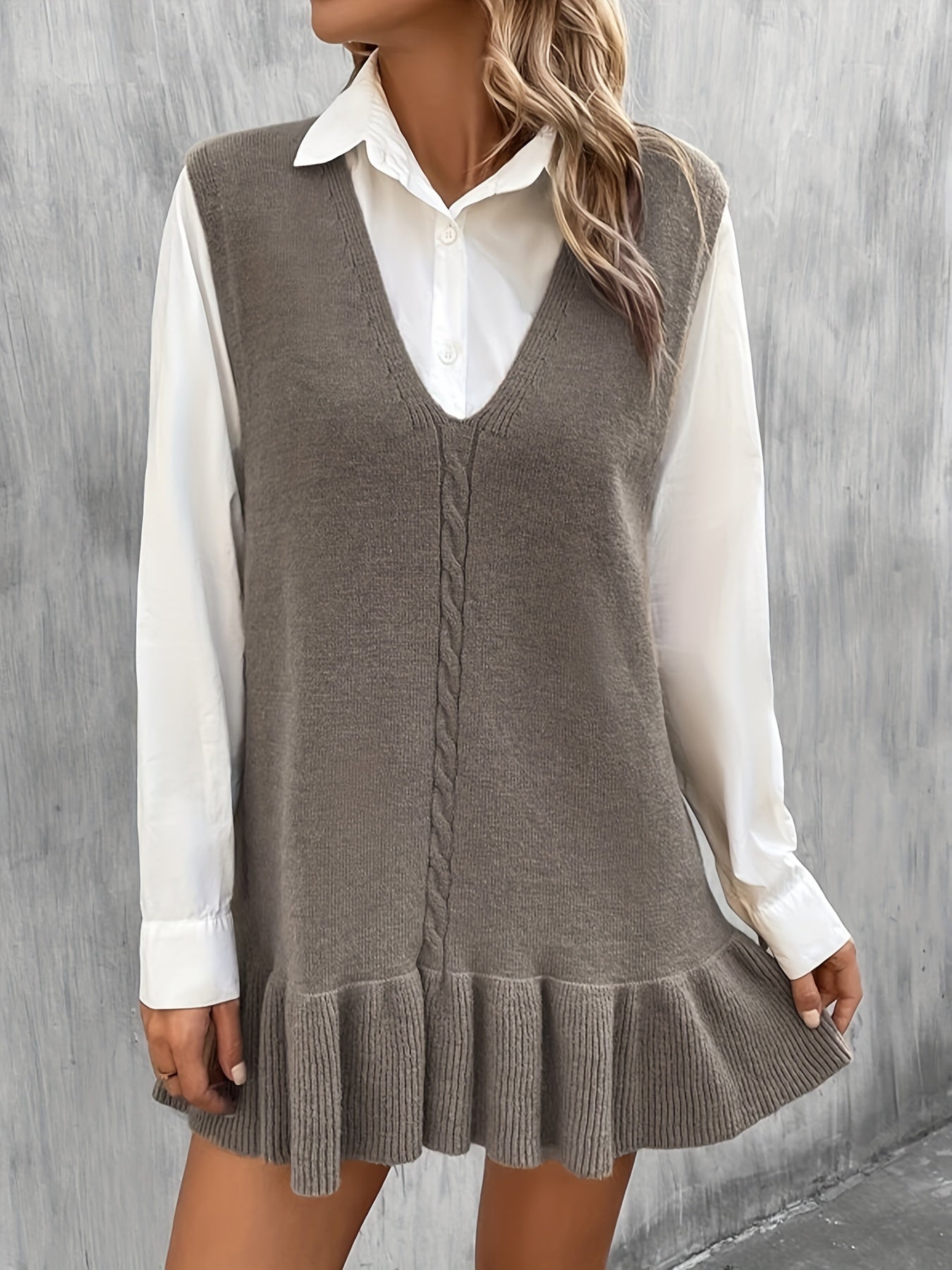 Robe en maille avec ourlet volanté
