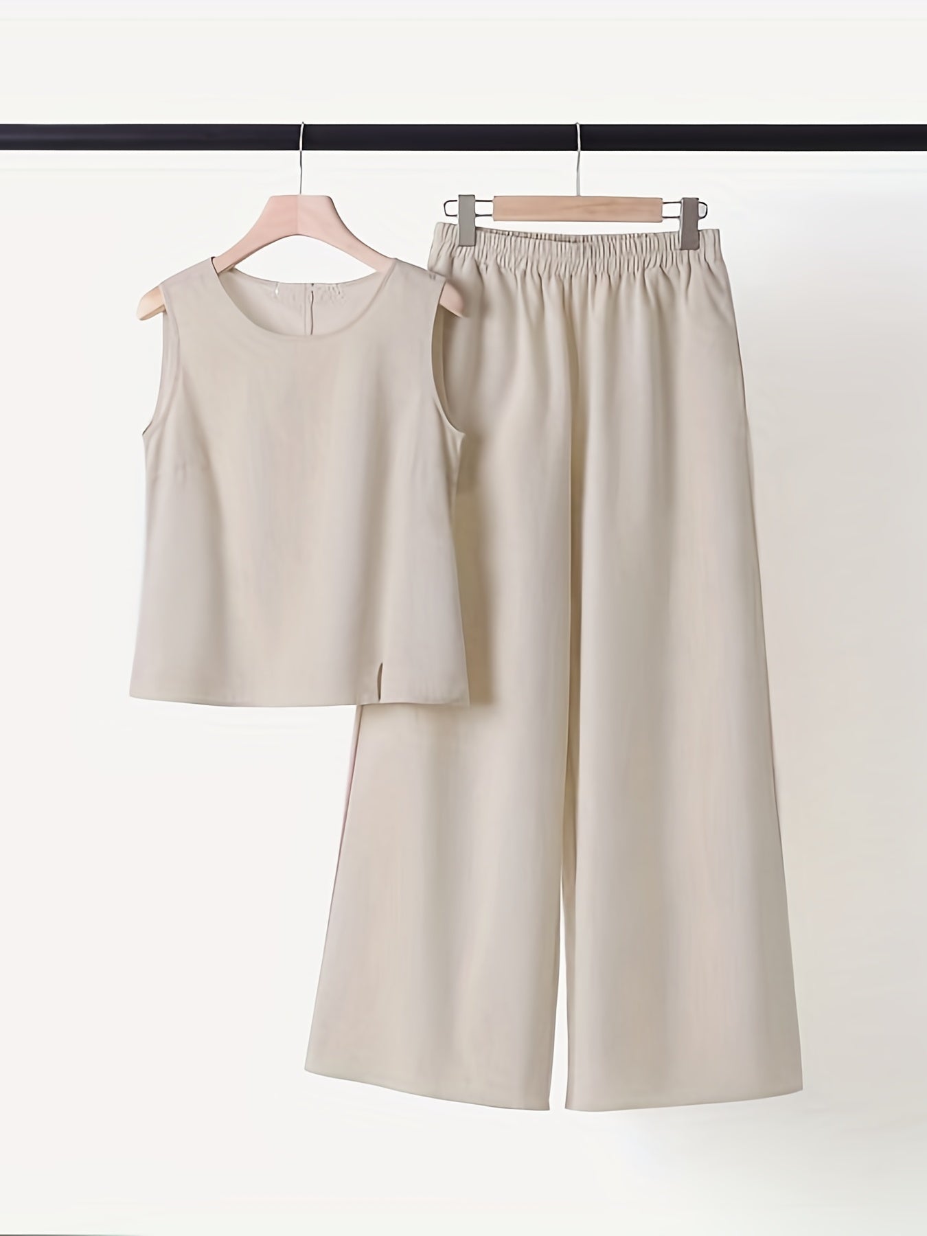 Débardeur sans manches beige et pantalon large