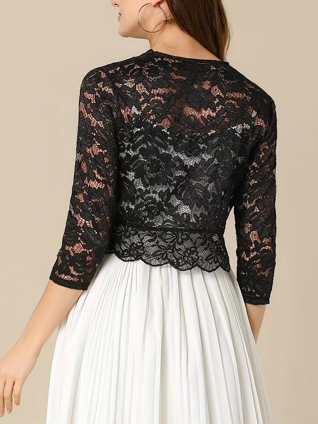 Cardigan court semi-transparent avec dentelle florale