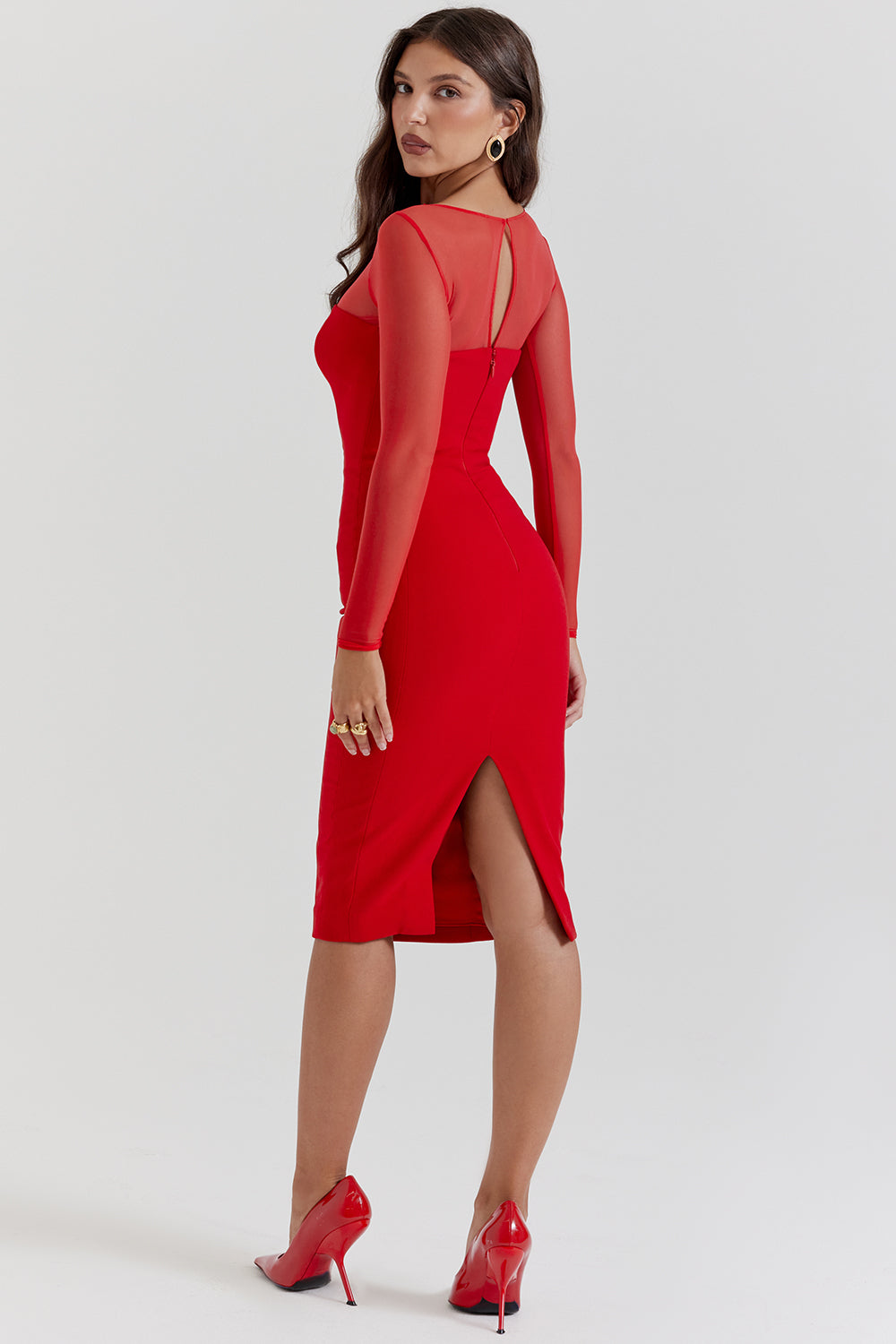 Robe midi rouge profond à décolleté plongeant