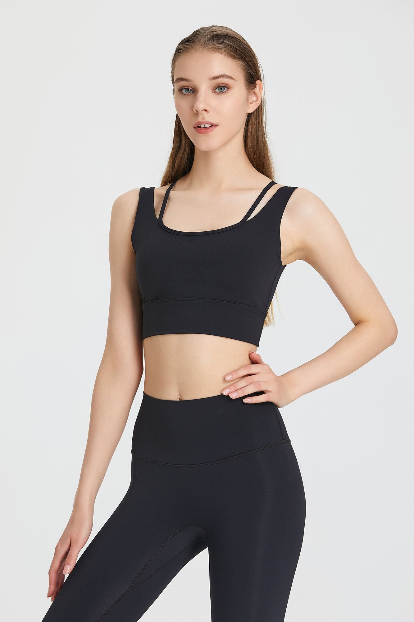 Soutien-gorge de sport avec décolleté en V profond et dos nu