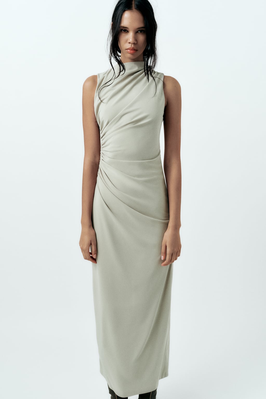 Robe mi-longue sans manches en vert clair