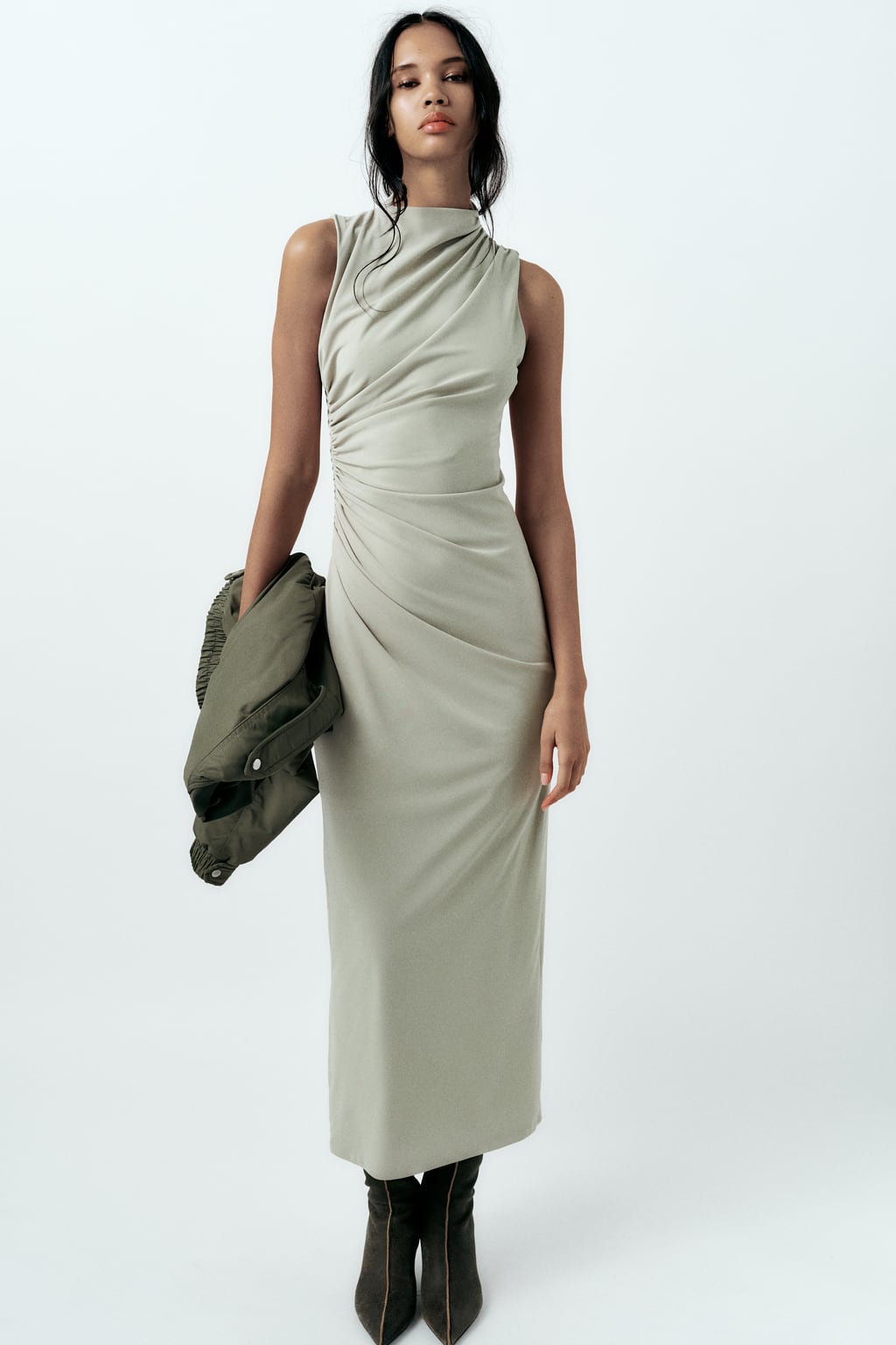 Robe mi-longue sans manches en vert clair