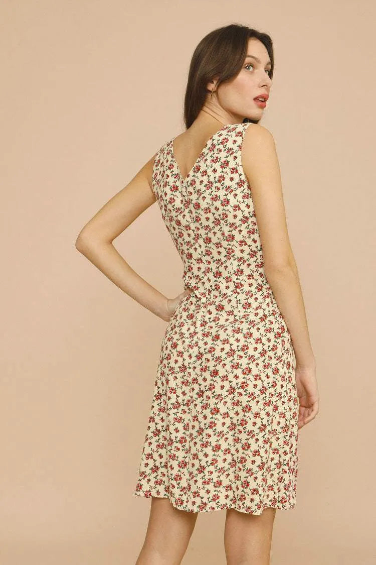 Robe mi-longue fleurie sans manches à col en V