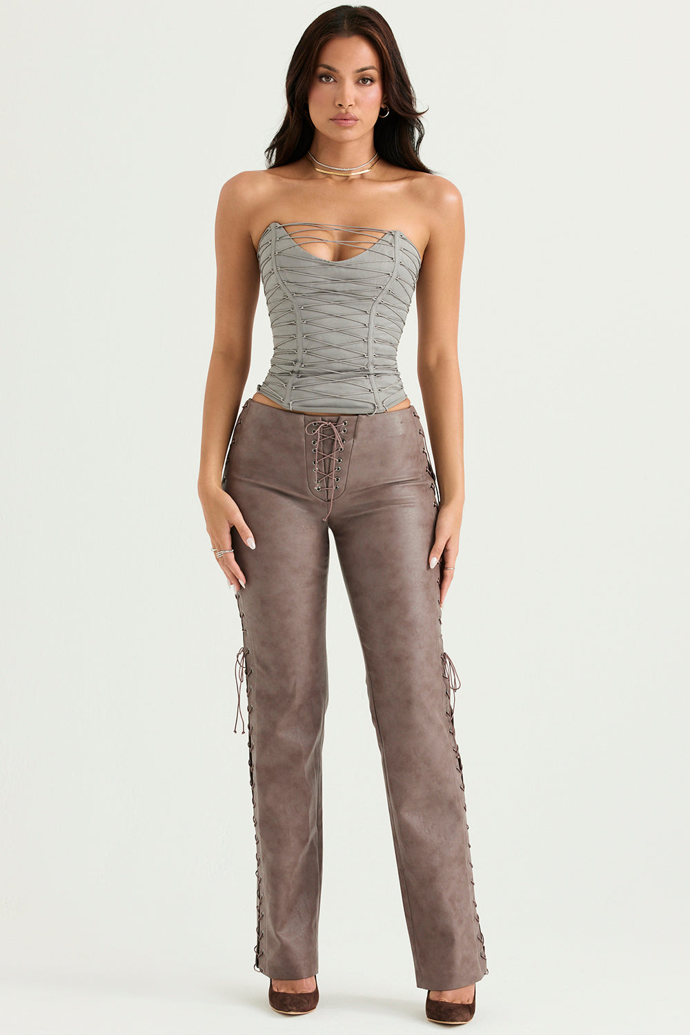 Corset à lacets fumé avec pantalon à lacets en cuir végétalien moka