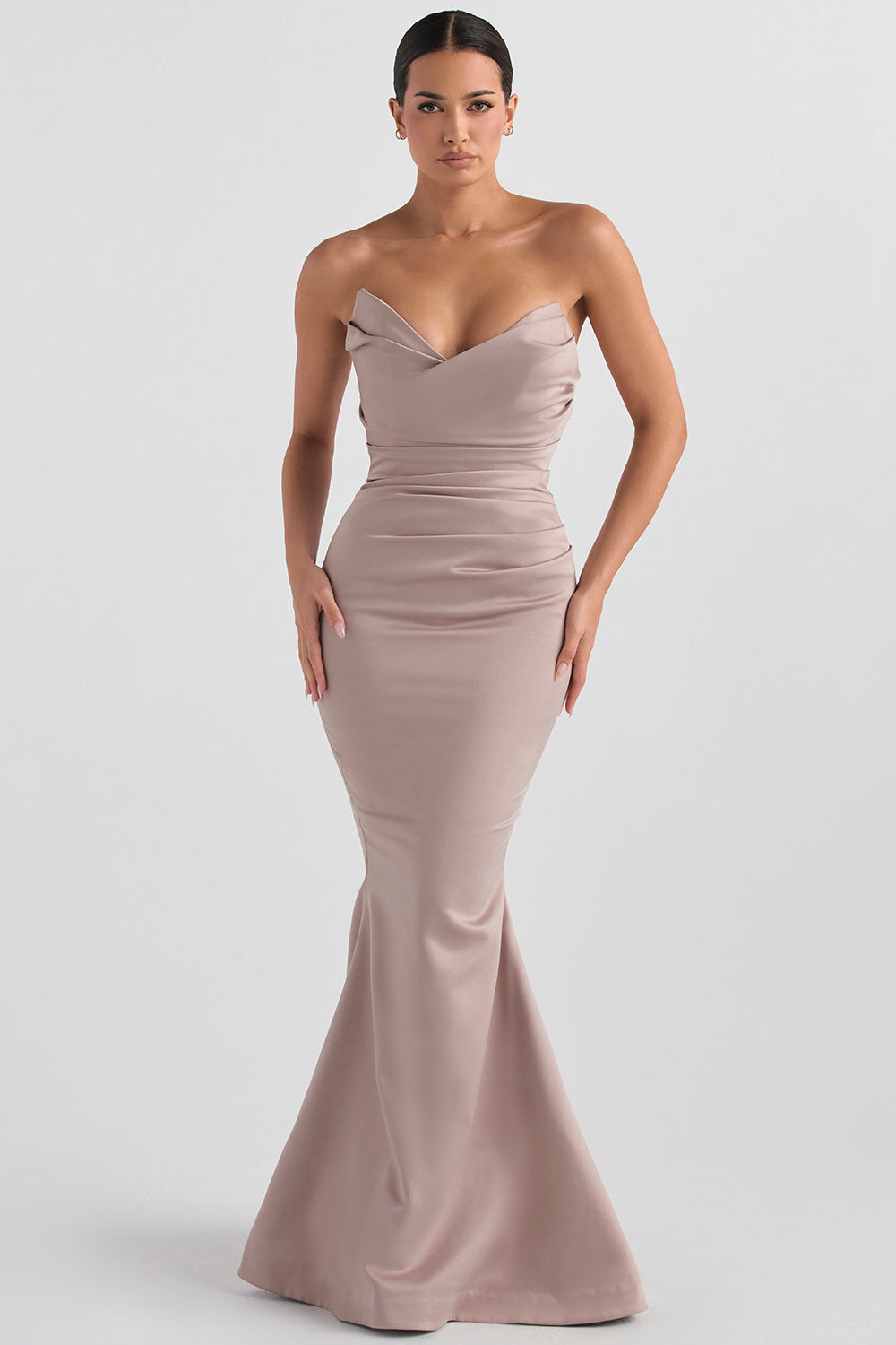 Robe bustier en satin champignon