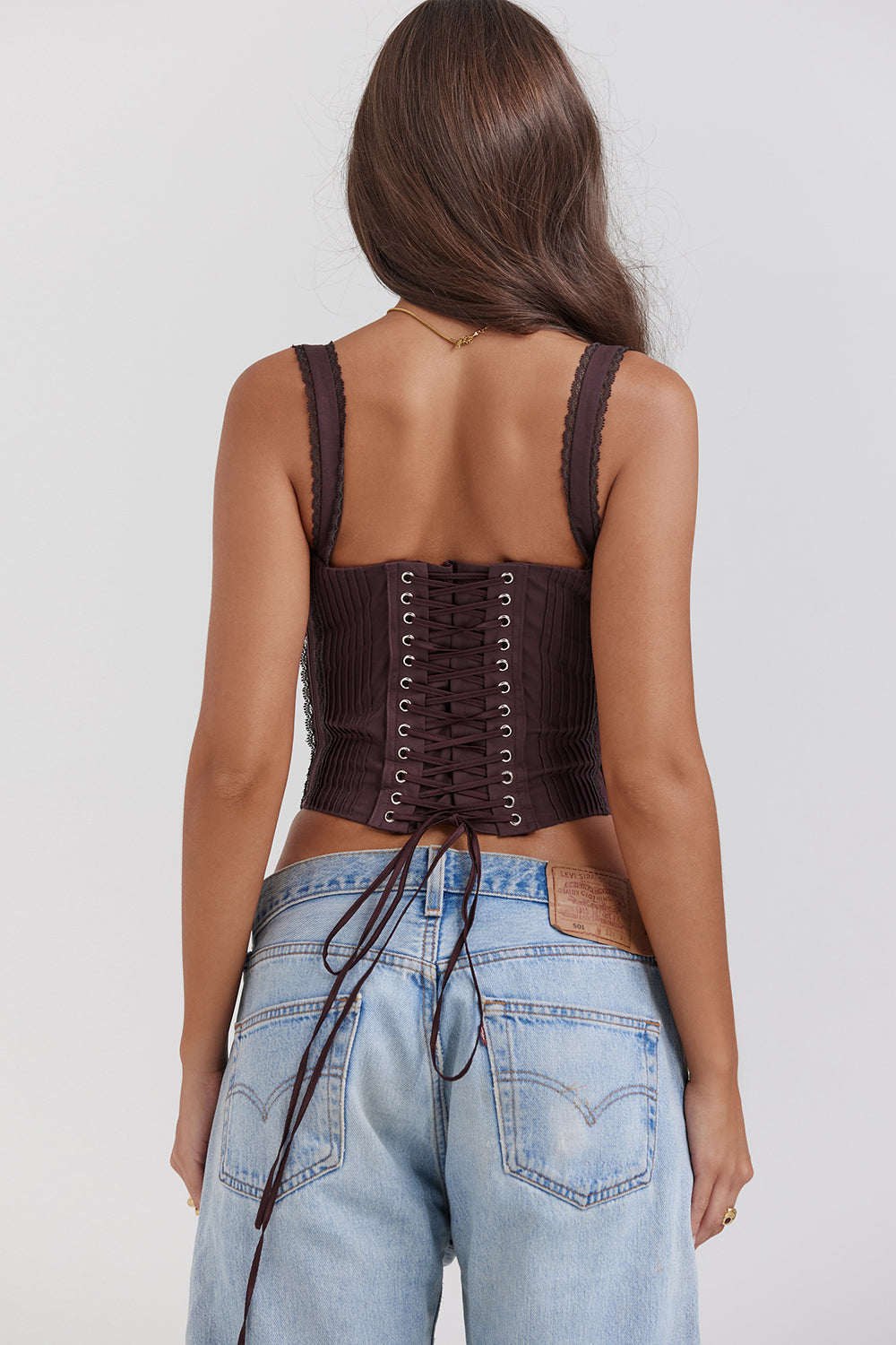 Corset en dentelle marron riche au dos