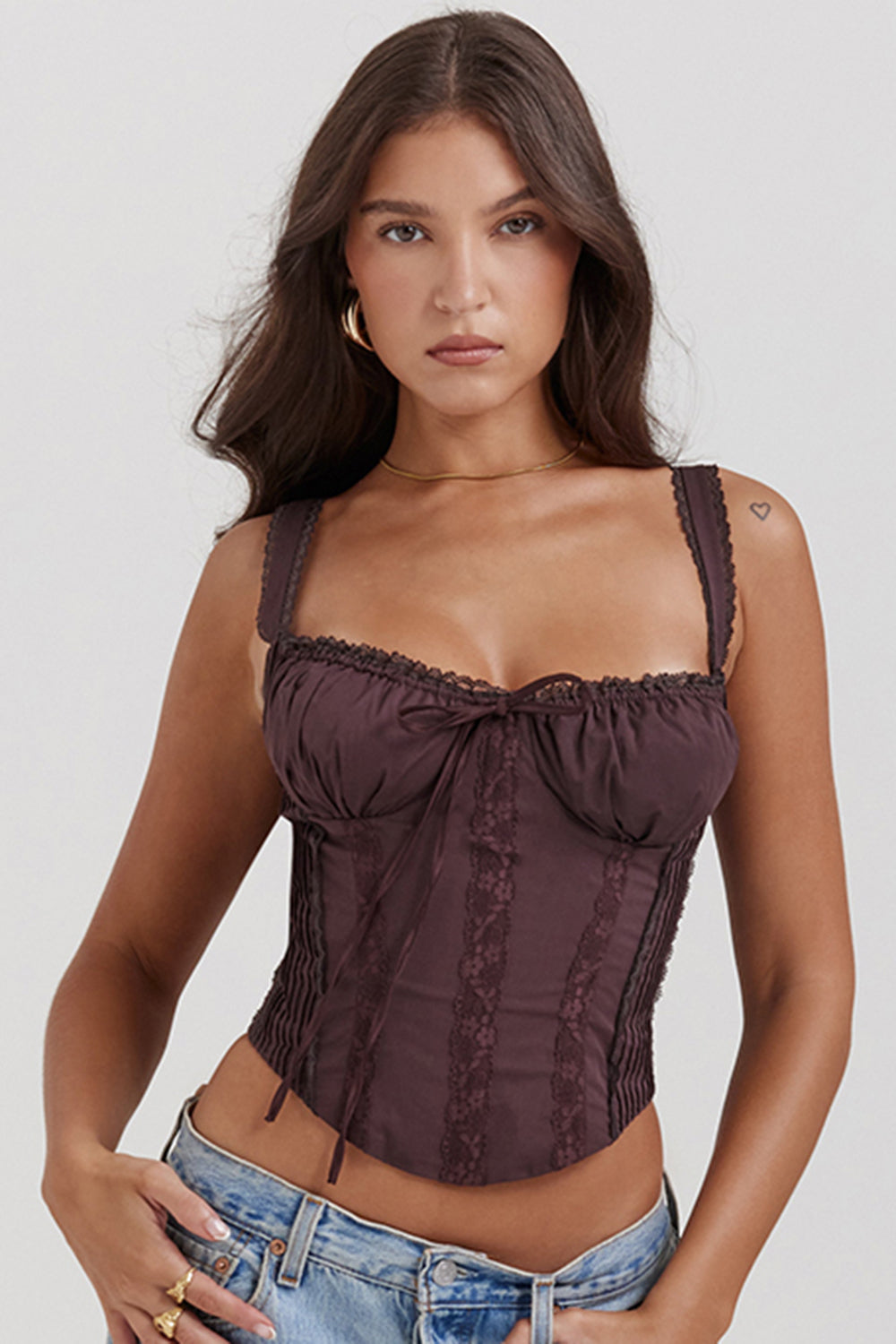 Corset en dentelle marron riche au dos