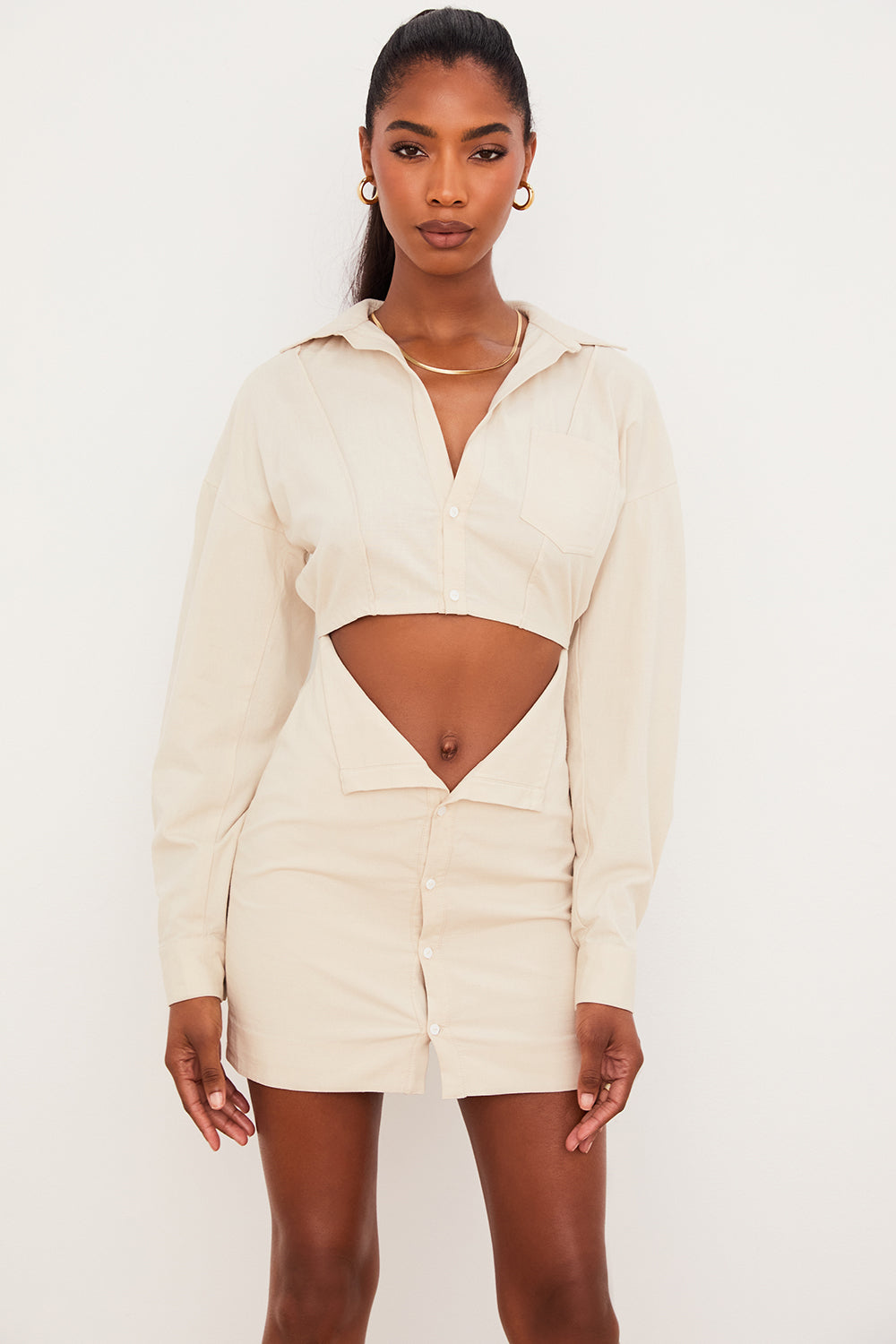 Robe chemise en lin beige à découpe
