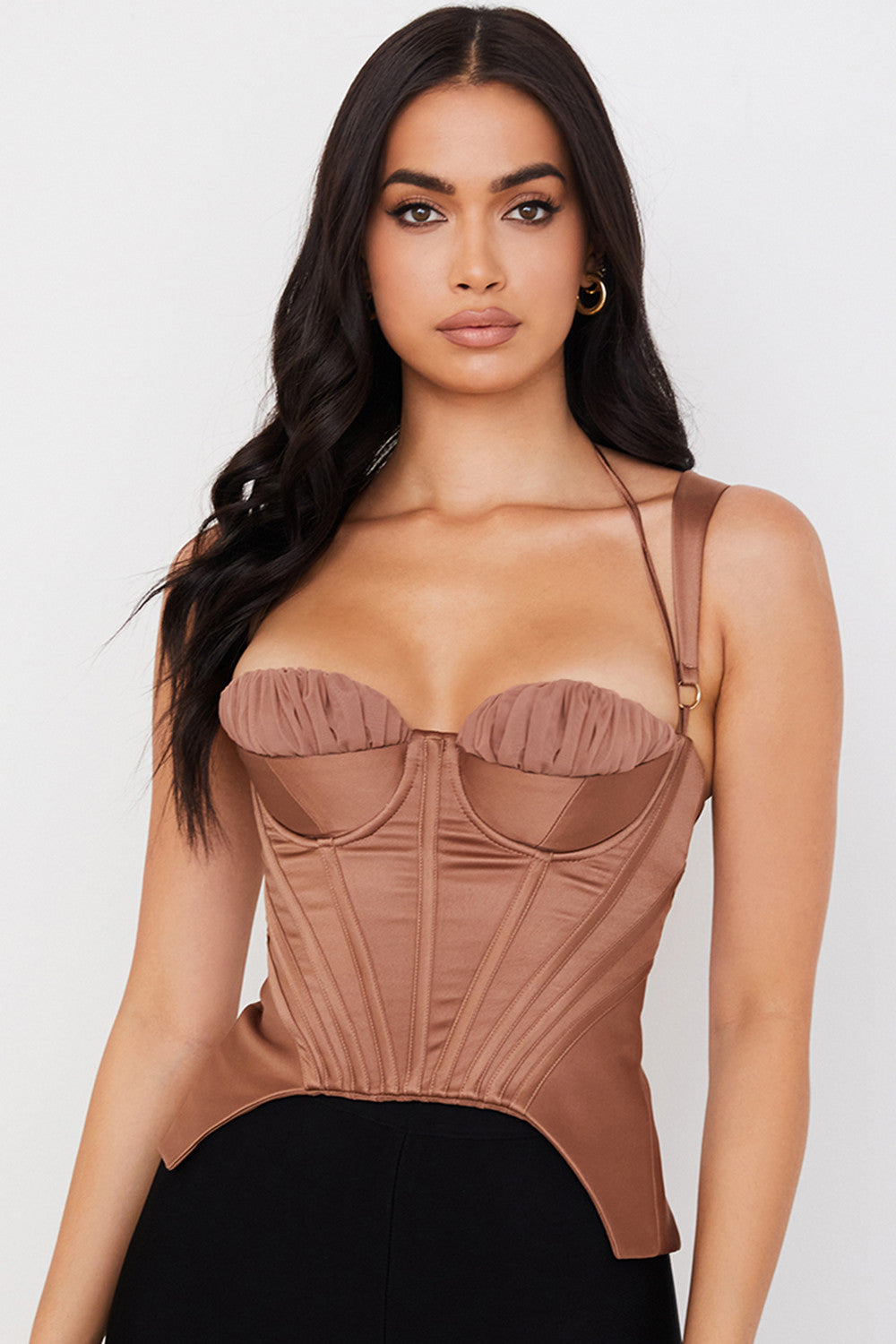 Corset à basque en satin caramel