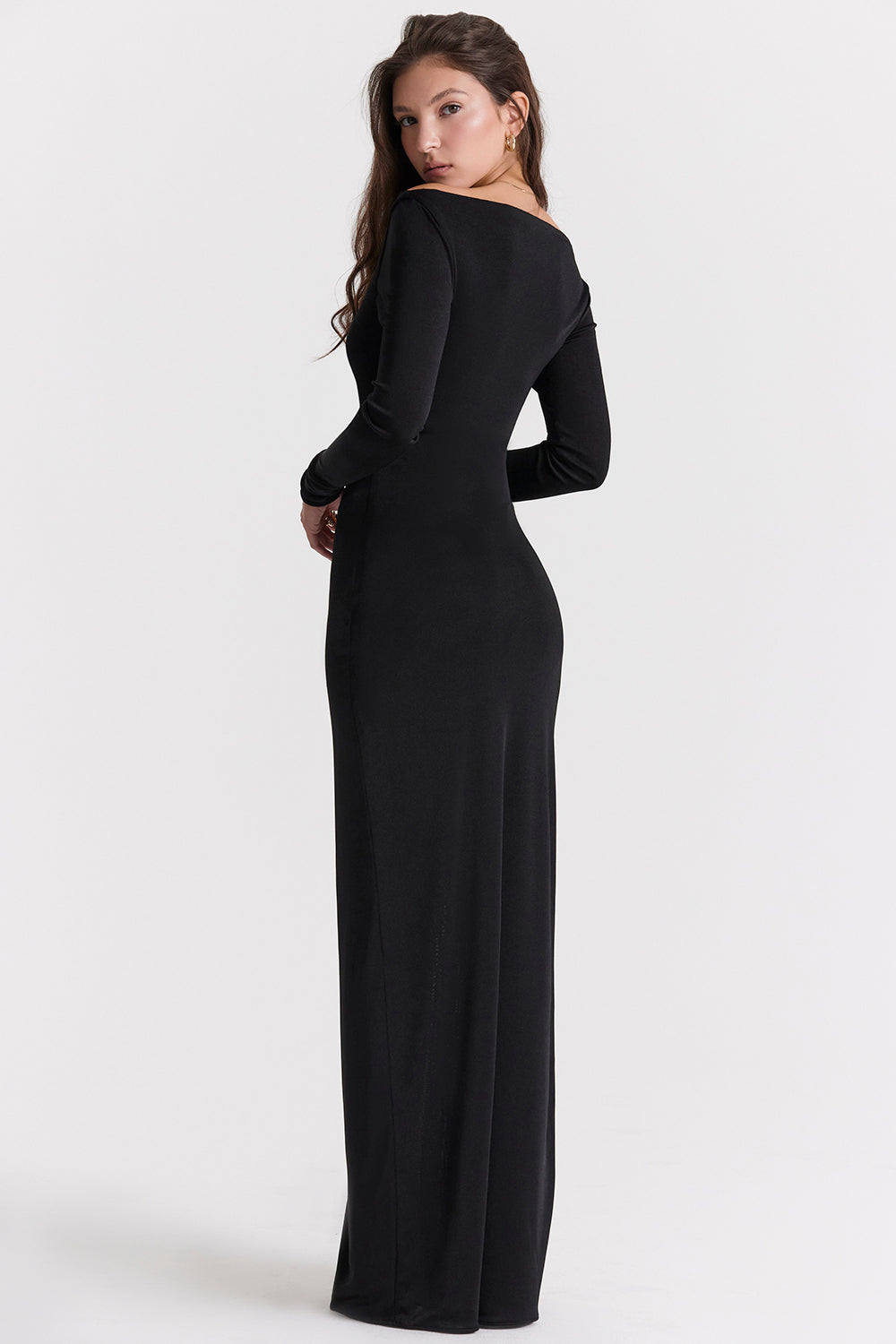 Robe longue noire découpée