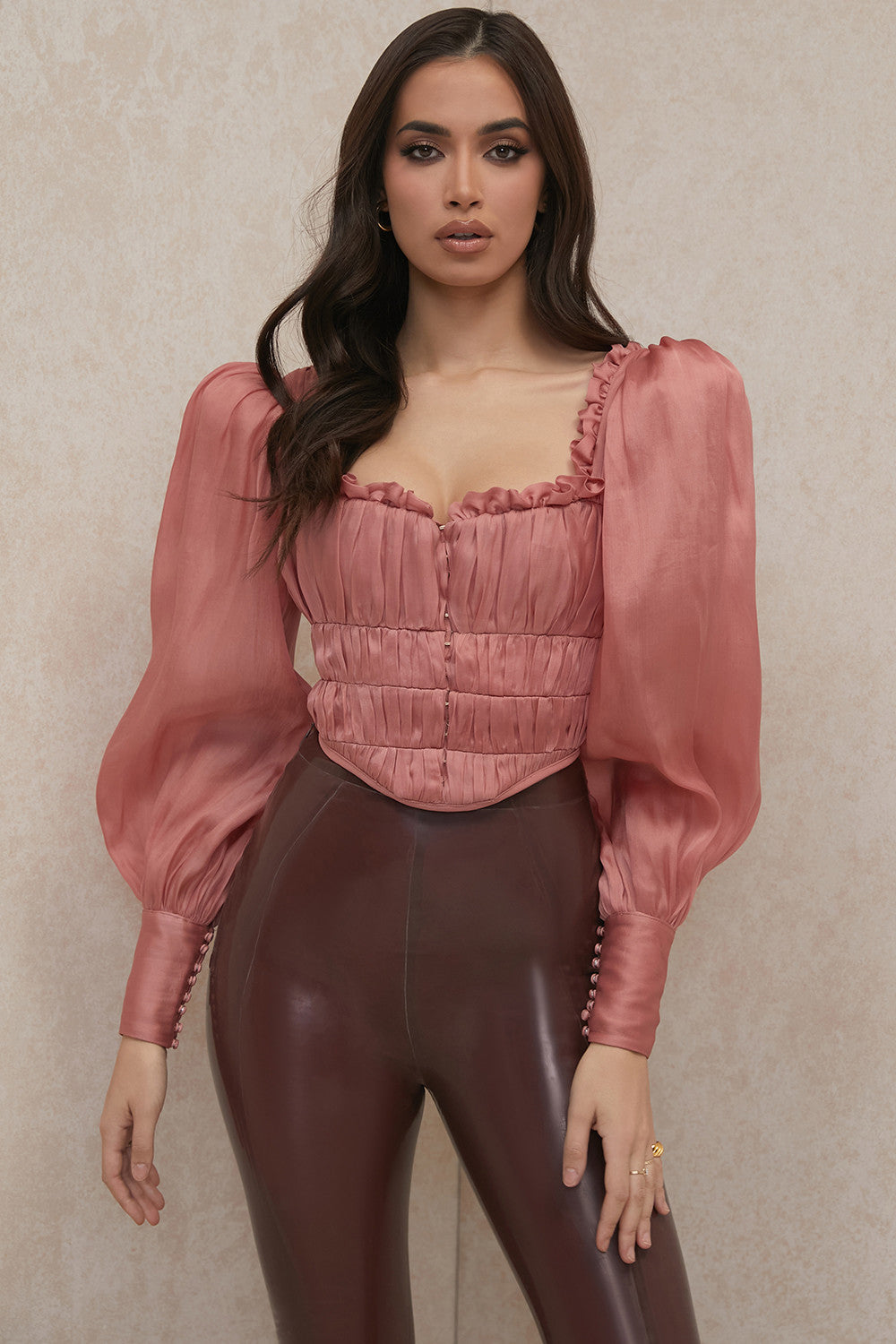 Corset en organza rouge à volants