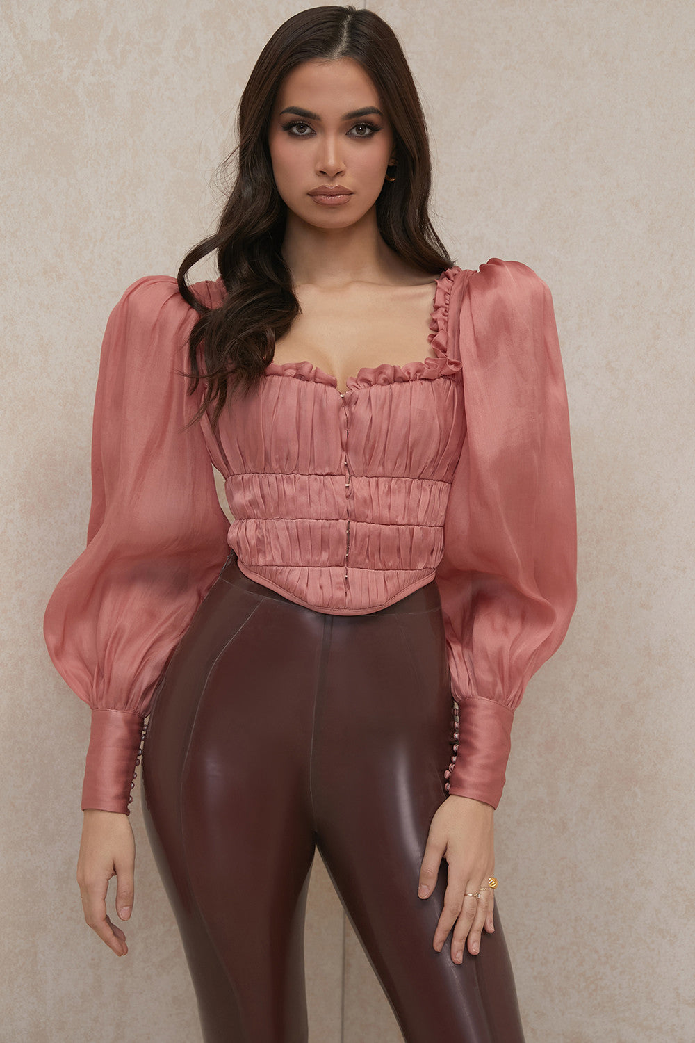 Corset en organza rouge à volants