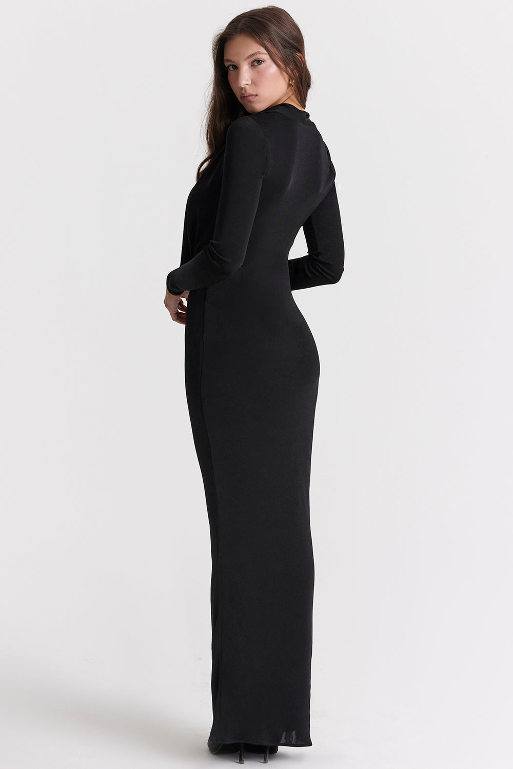 Robe longue drapée noire