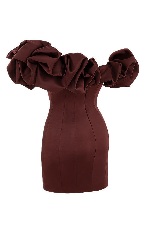 Robe bustier en satin à volants
