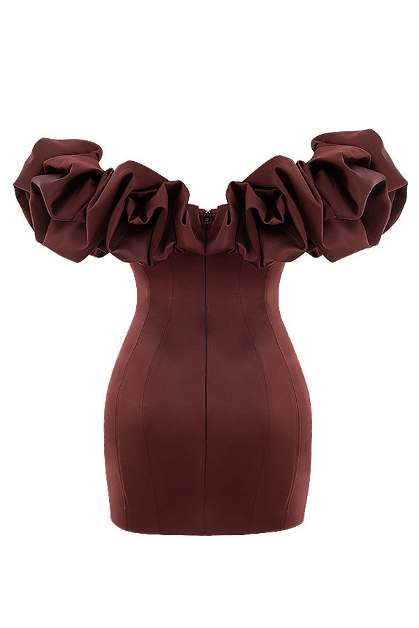 Robe bustier en satin à volants