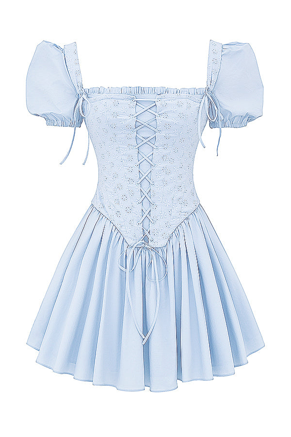 Mini-robe corset bleu doux avec broderie