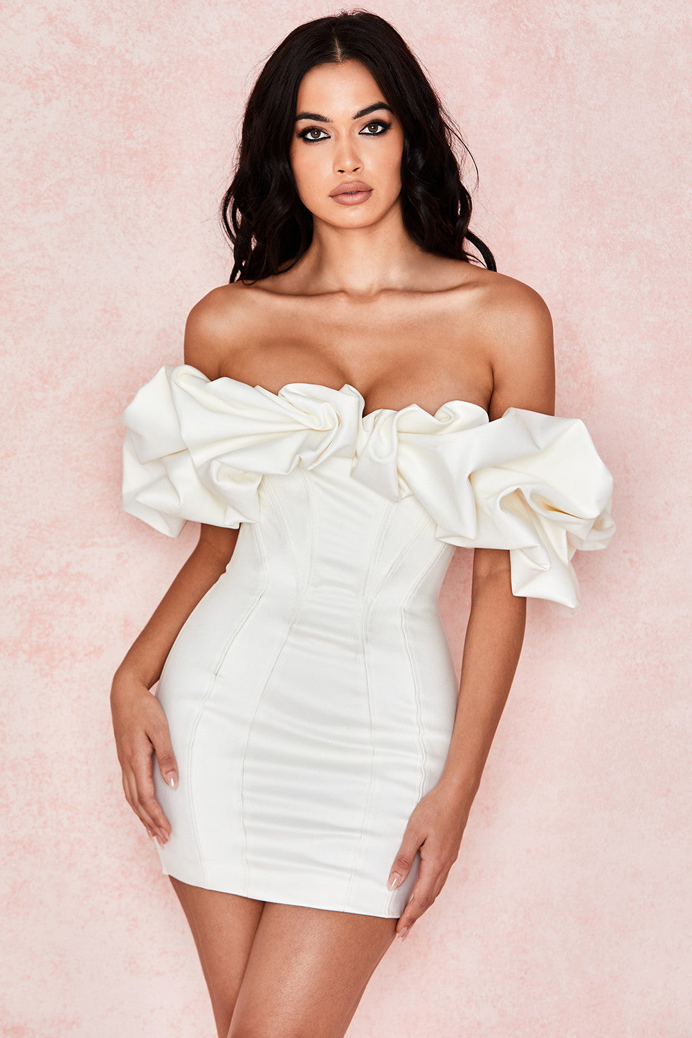 Robe bustier en satin à volants