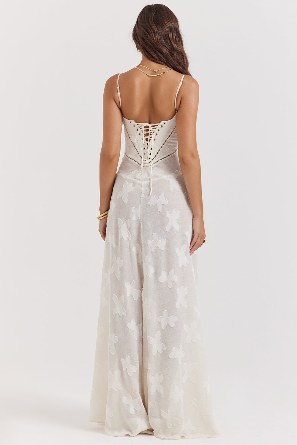 Robe longue vintage de couleur cràme avec dos en dentelle