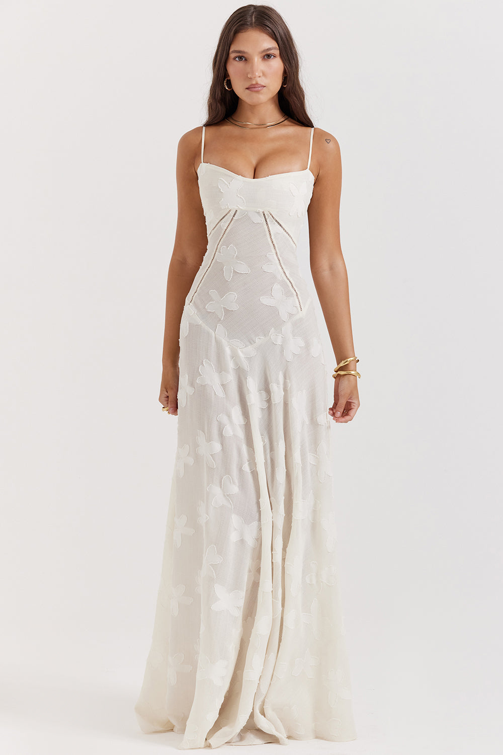 Robe longue vintage de couleur cràme avec dos en dentelle