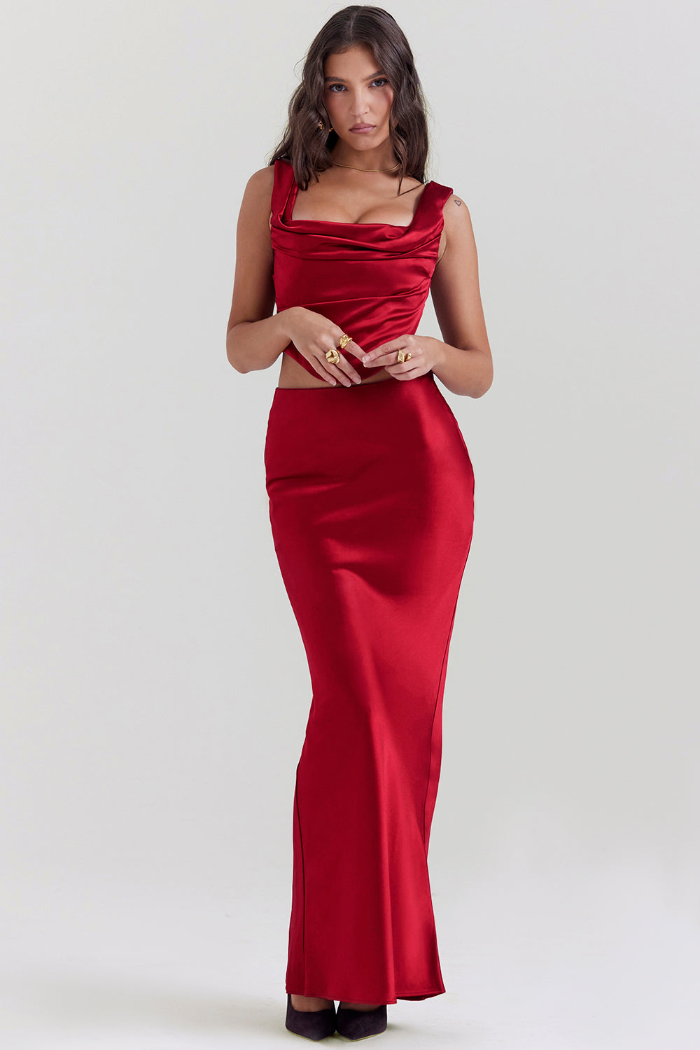 Corset et jupe rouge rubis