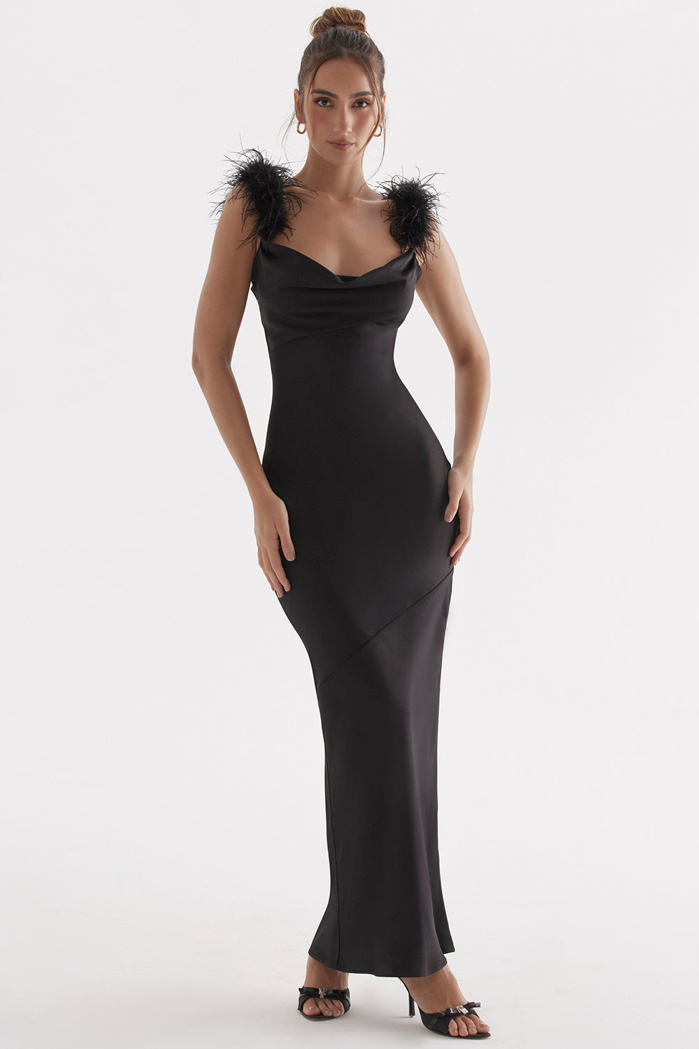 Robe longue en satin noir