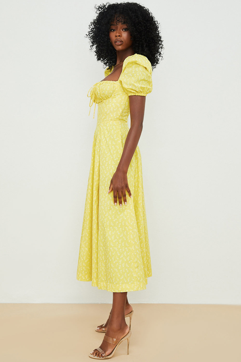 Robe d'été midi à manches bouffantes fleuries