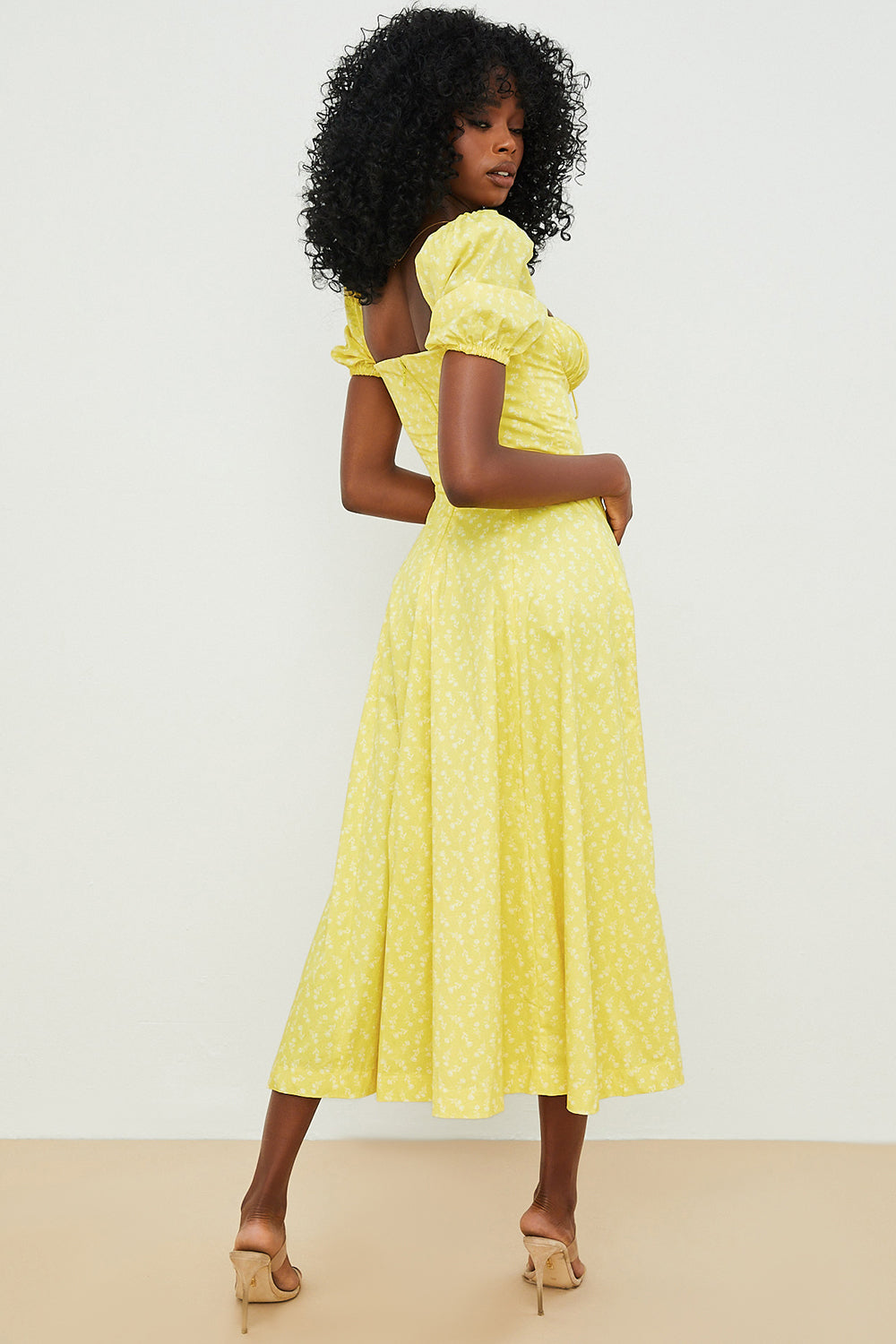 Robe d'été midi à manches bouffantes fleuries