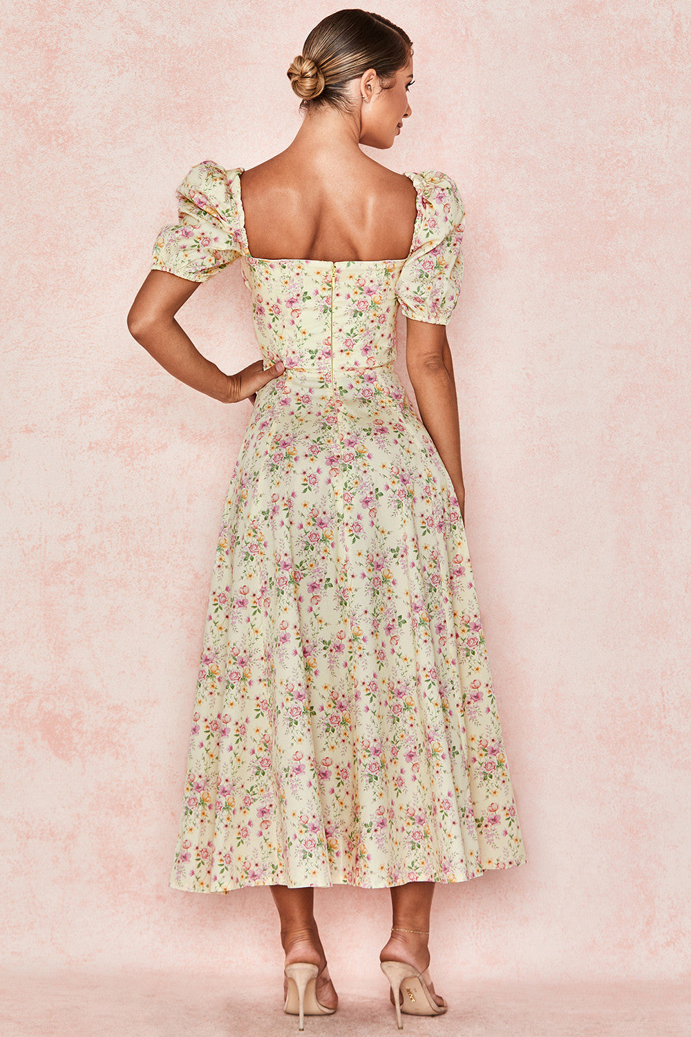 Robe d'été midi à manches bouffantes fleuries