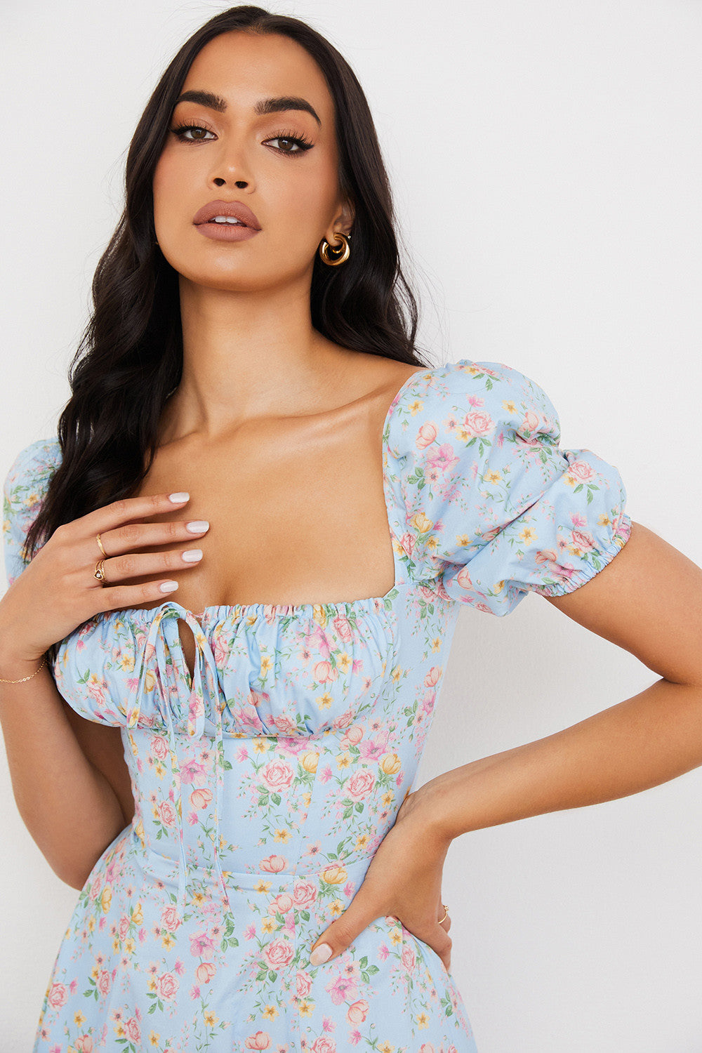Robe d'été midi à manches bouffantes fleuries