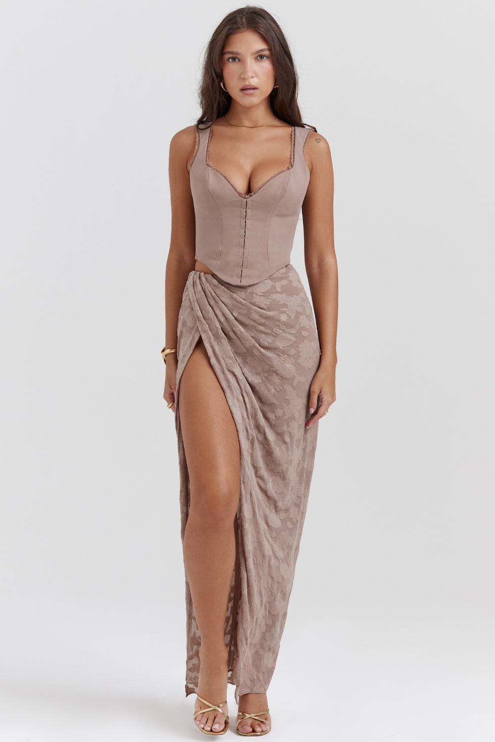 Ensemble corset champignon avec bordure en dentelle et jupe longue