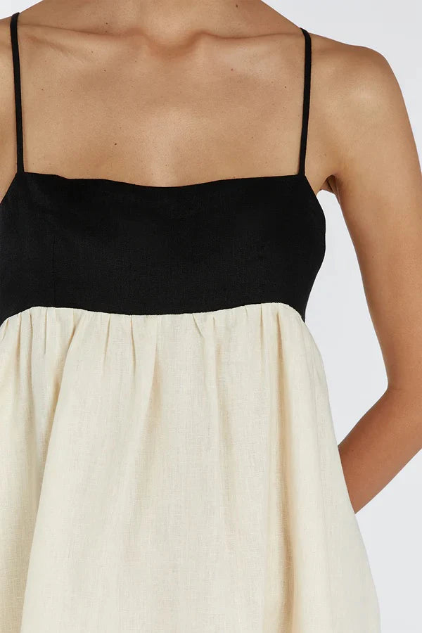 Robe longue ample et élégante en blanc