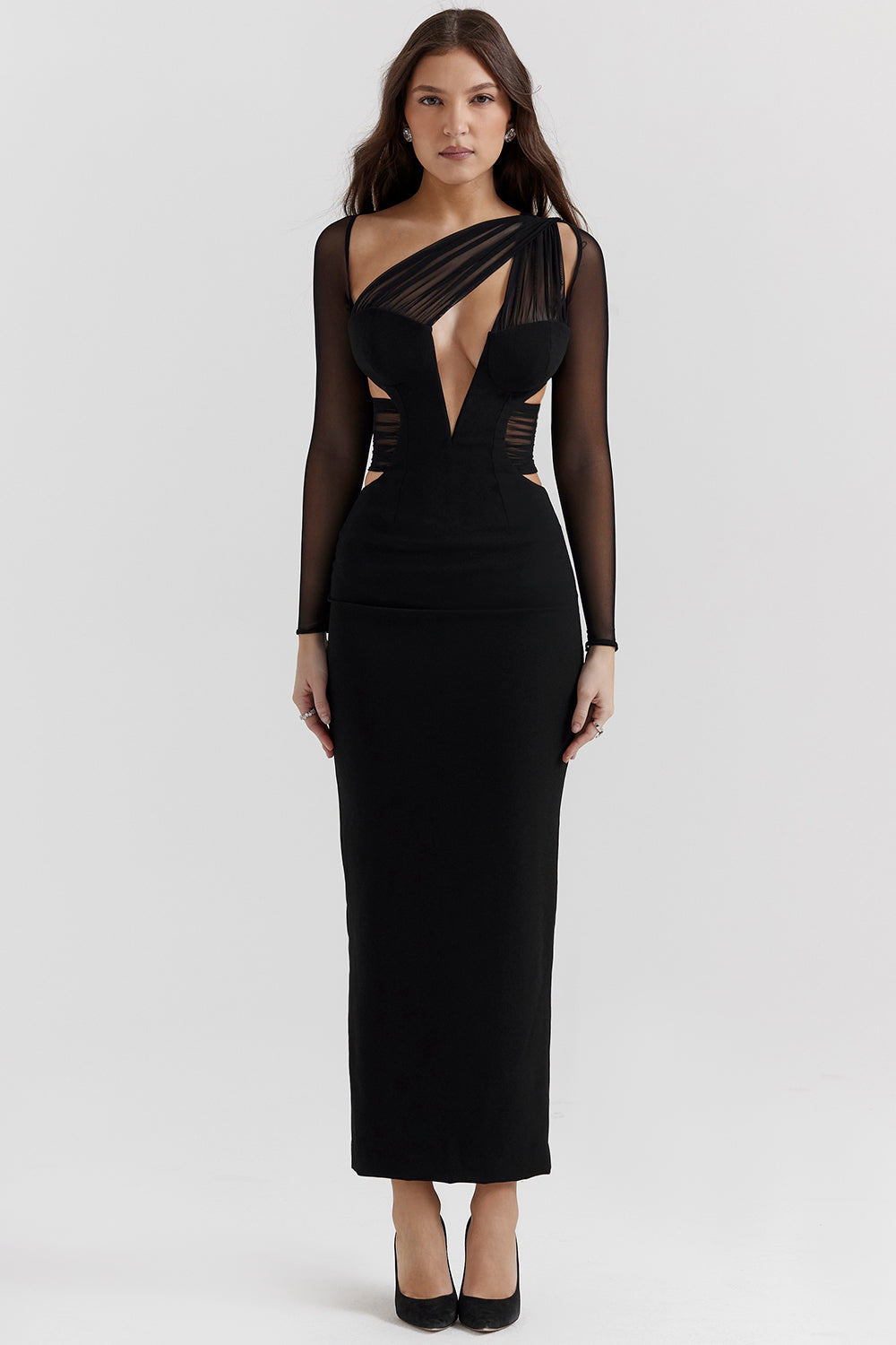 Robe longue noire avec coupe profonde